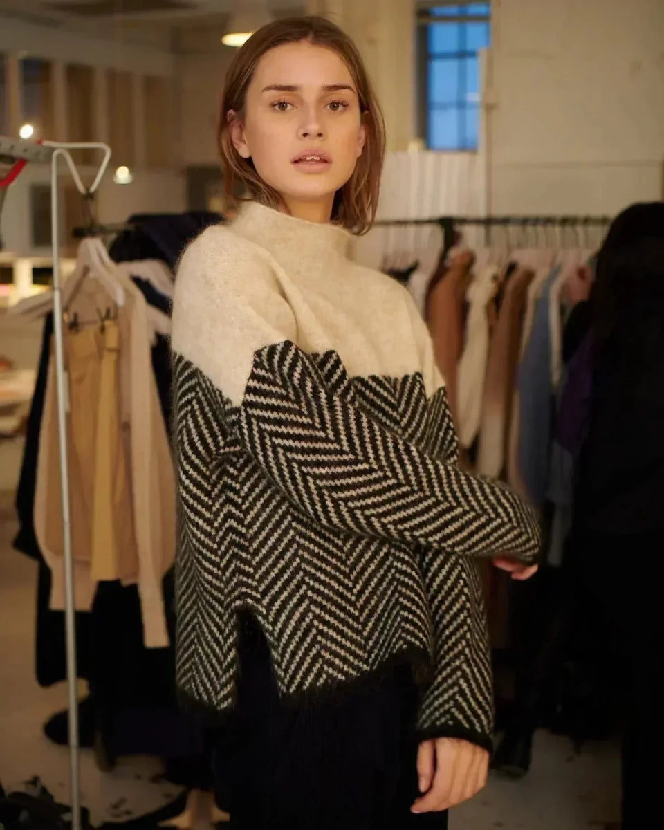 Chāme | Women's Colorblock Knit Sweater - Panel Pullover - Nalani - Fashion Clothing and Decor