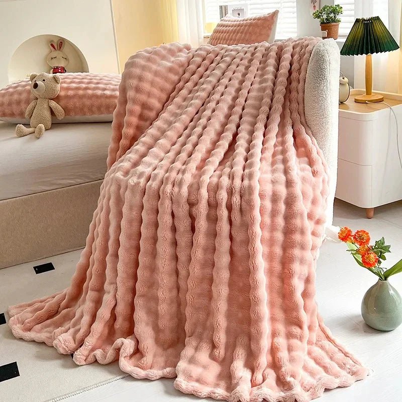 Luxury Bubble Texture Fleece Blanket – Soft Coral Fleece Throw Blanket for Couch & Bed, Plaid Faux Fur Pattern – BubbleNest - Nalani - Fashion Clothing and Decor