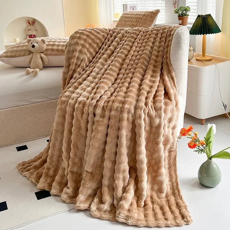 Luxury Bubble Texture Fleece Blanket – Soft Coral Fleece Throw Blanket for Couch & Bed, Plaid Faux Fur Pattern – BubbleNest - Nalani - Fashion Clothing and Decor
