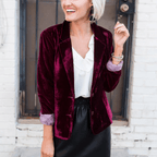 Modern slim - fit women's blazer with buttons and pockets | Notched lapel - Nalani - Fashion Clothing and Decor