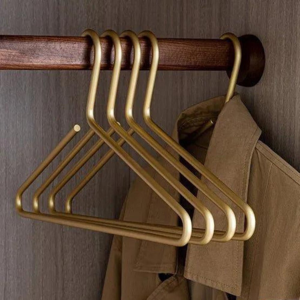Set Of 5 Clothes Hangers For Sleek Wardrobe Organization - Nalani - UK Fashion Clothing and Decor