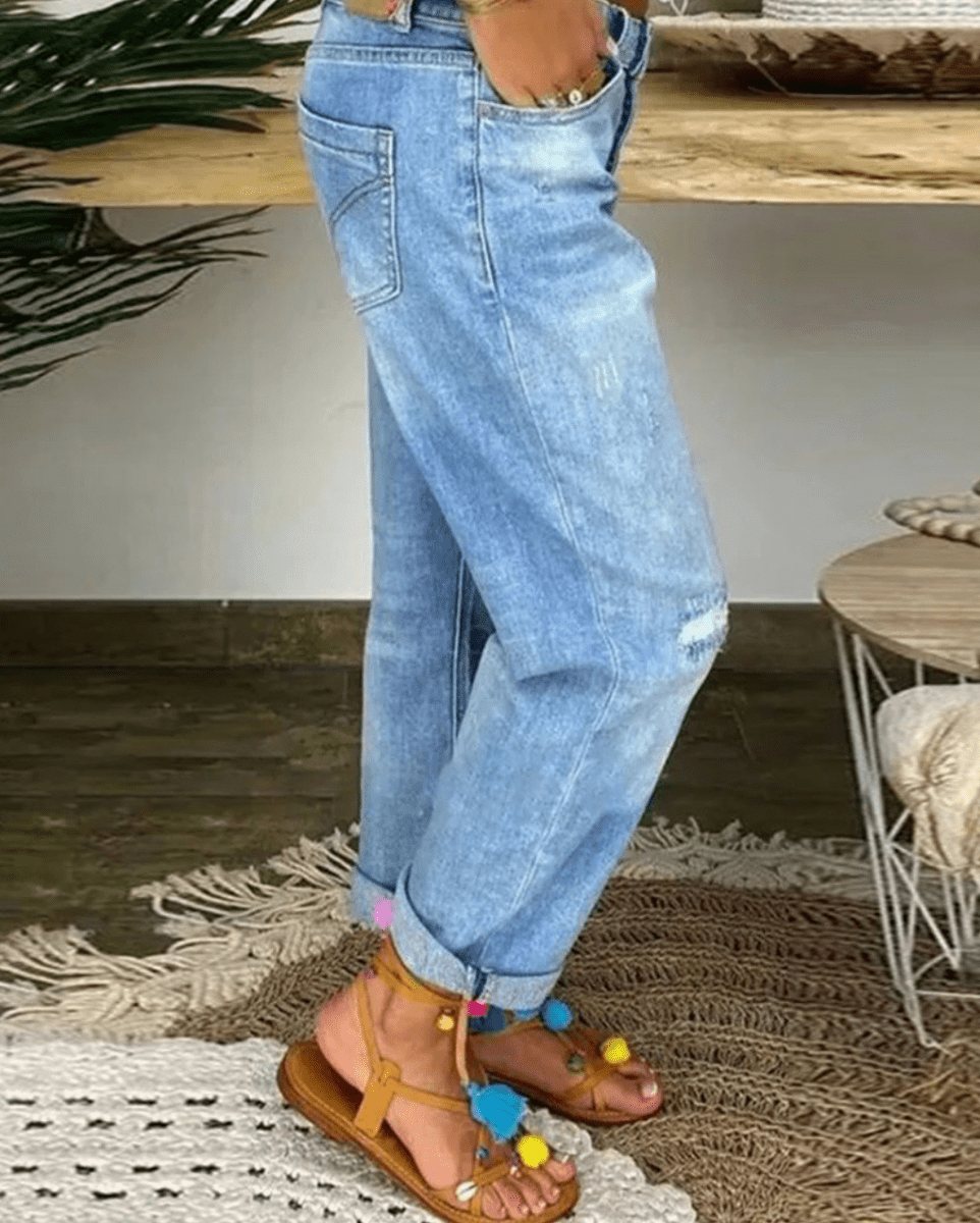 Sorelle | Ripped jeans for women with a tapered leg | Straight leg and mid - rise - Nalani - Fashion Clothing and Decor